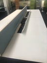 Ergonom Schreibtisch Bench MDL weisse Glastops Gestell Chrom Trennwand neu bezogen