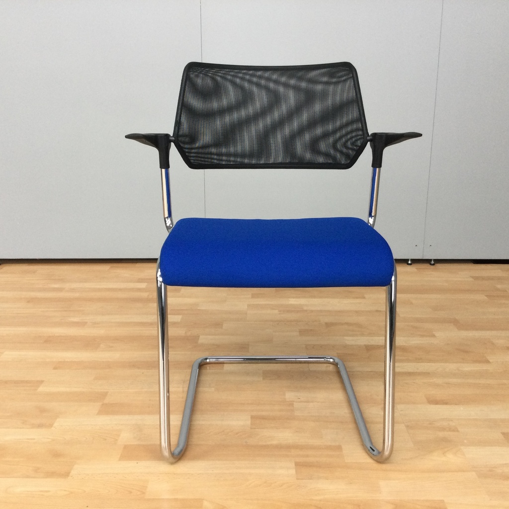 Interstuhl Konferenzstuhl - Netzrücken schwarz - Sitz blau